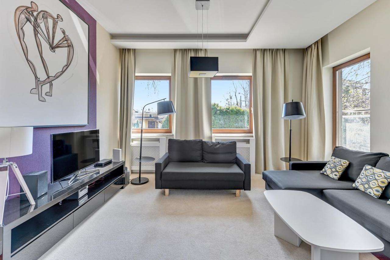 Executive With Sauna By Grand *